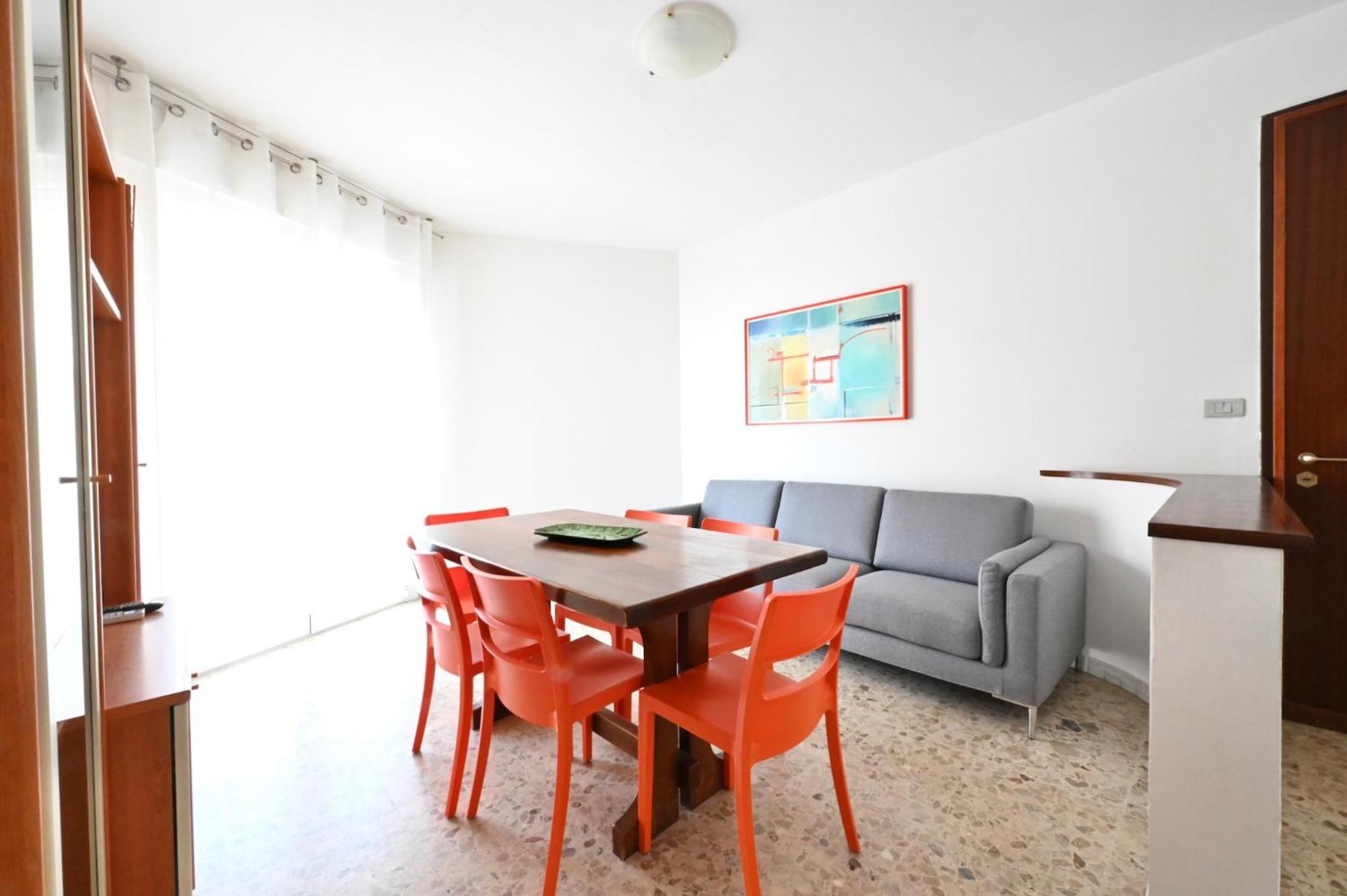 Centro Commerciale Apartment